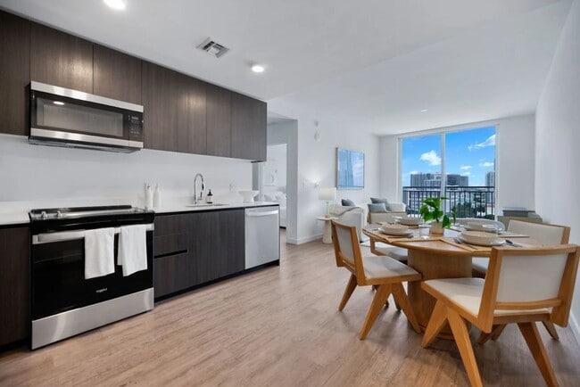 Photo - 251 NE 20th St