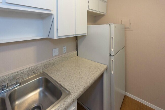 Photo - 400 W 34th St Unit 206