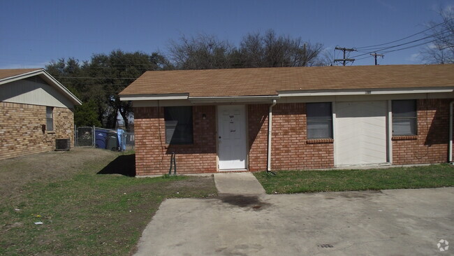 Building Photo - 302 Bonnie Ln Unit A Rental