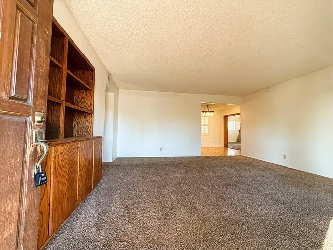 Photo - "Charming 3-Bedroom Oasis in Goodyear - Sp...