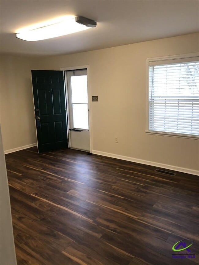 Photo - 122 Tinker Blvd