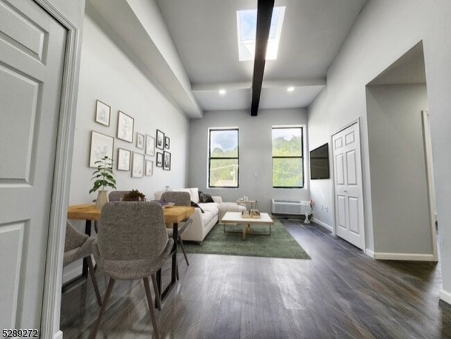 73 Sparta Ave Unit 400