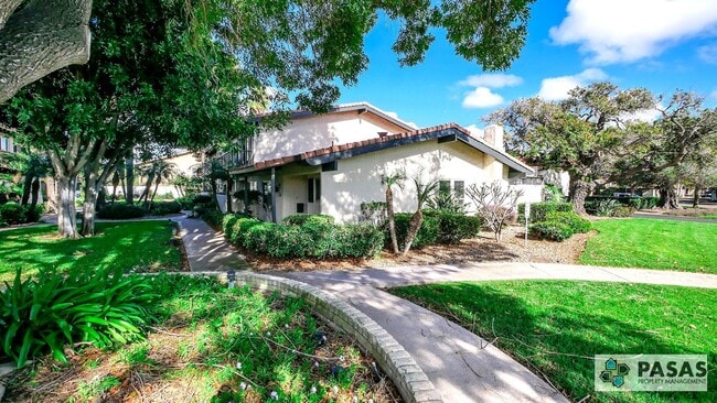 Building Photo - Point Loma Condo - Single-Story End Unit with Sunroom & 2 Covered Parking Spots
