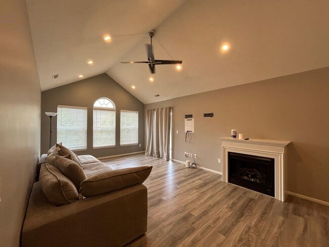Building Photo - 4035 Cornerstone Dr