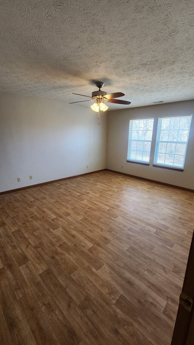 Photo - 2302 Temple Ct E