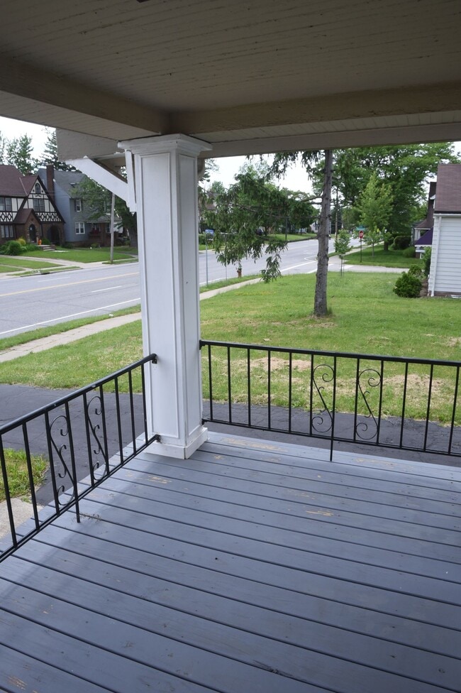 Front Deck - 13407 Cedar Rd