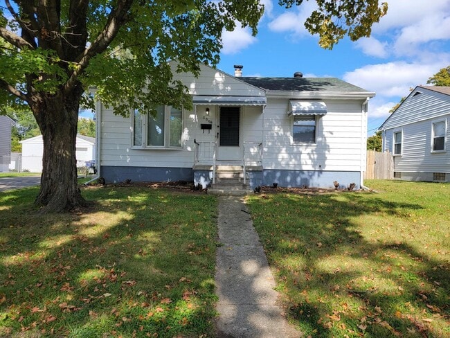 Building Photo - 1358 Pauline Ave