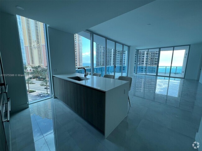 Building Photo - 17550 Collins Ave Unit 705 Rental