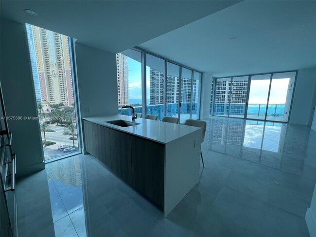 Photo - 17550 Collins Ave Condominio Unidad 705