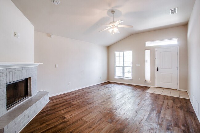 Photo - Gorgeous Home in Quincy Park!