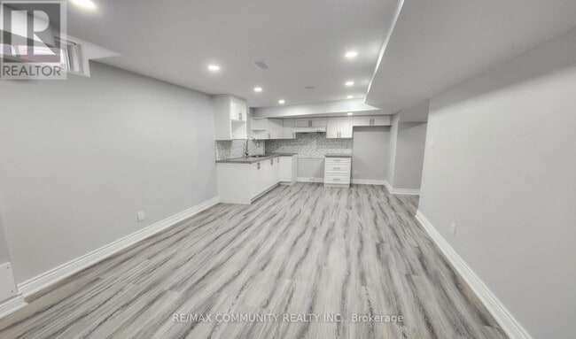 Photo - 1004 Maury Crescent