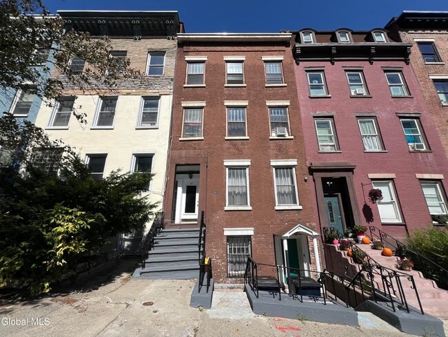 Building Photo - 91 Columbia St Unit 3F