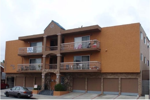 Building Photo - Pine sol