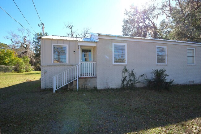 Building Photo - 817 Lilly St Rental