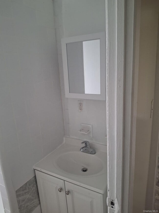Photo - 2015 Southern Blvd Unit 8E
