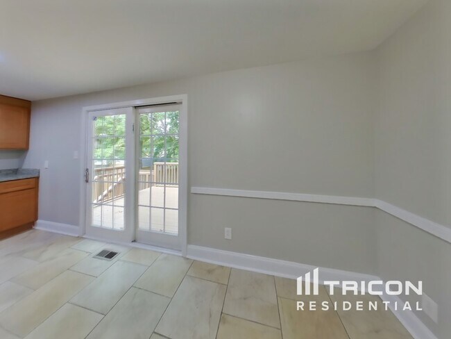 Photo - 9851 Branchleigh Rd