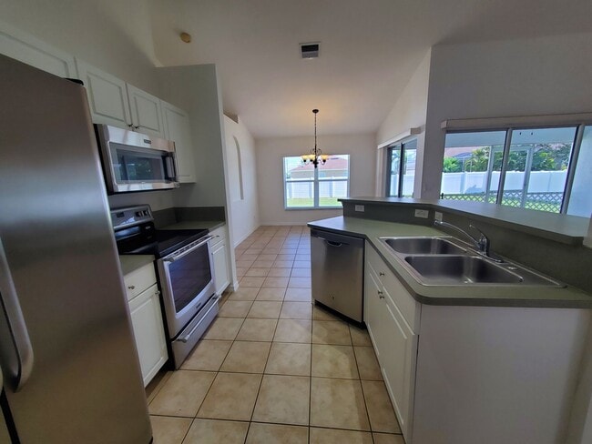 Photo - 3011 SW 14th Ct