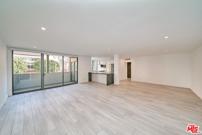 Photo - 145 S Maple Dr Unit 101