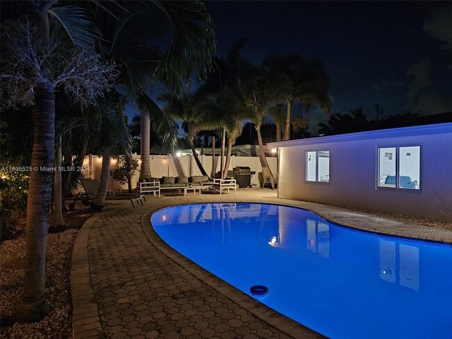 Photo - 2784 NE 30th St