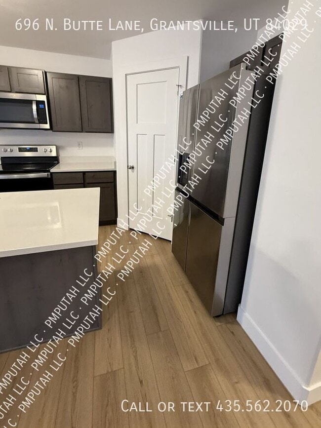 Photo - 696 Butte Ln