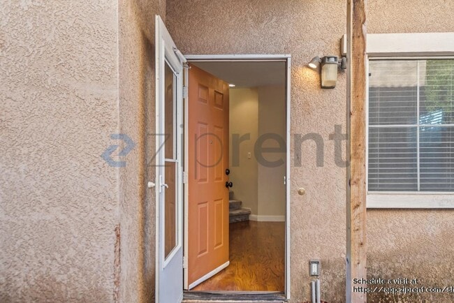 Photo - 1055 Adana Terrace