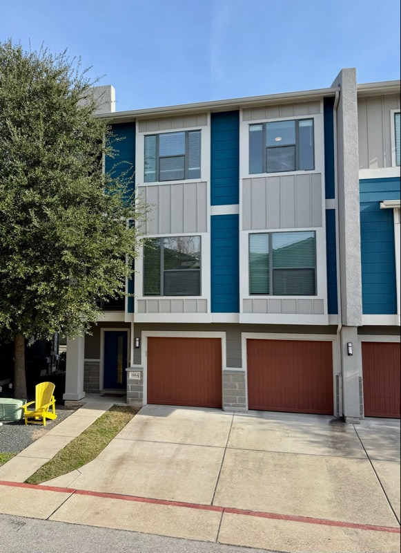 Building Photo - 1500 Lorraine Loop