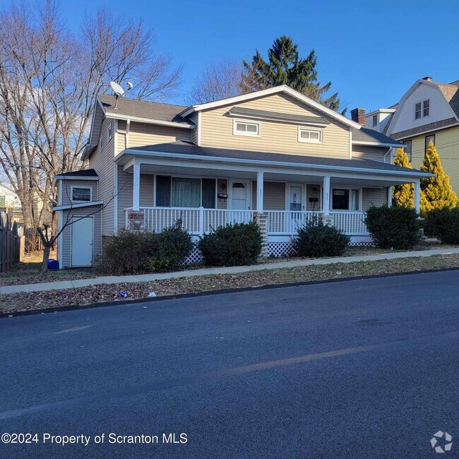 Building Photo - 631 Hemlock St Rental