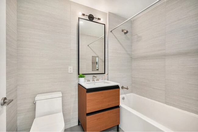 Photo - 123 Linden Blvd