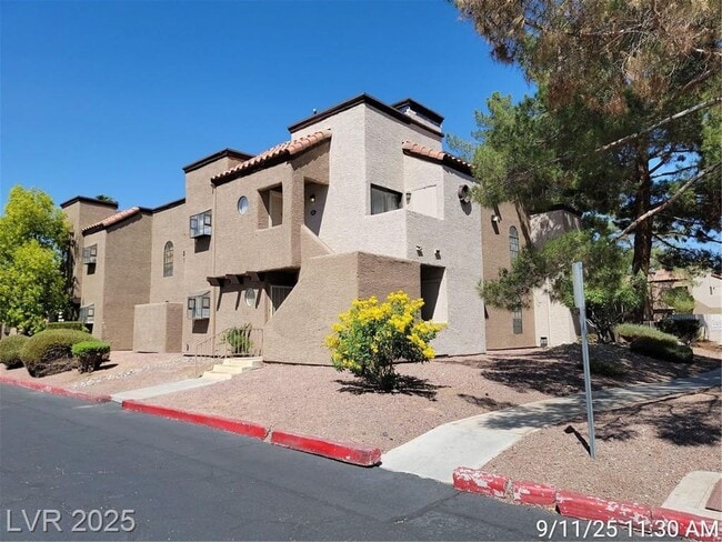 Building Photo - SE / SUNRISE MANOR 2ND FLOOR UNIT IN GATED...