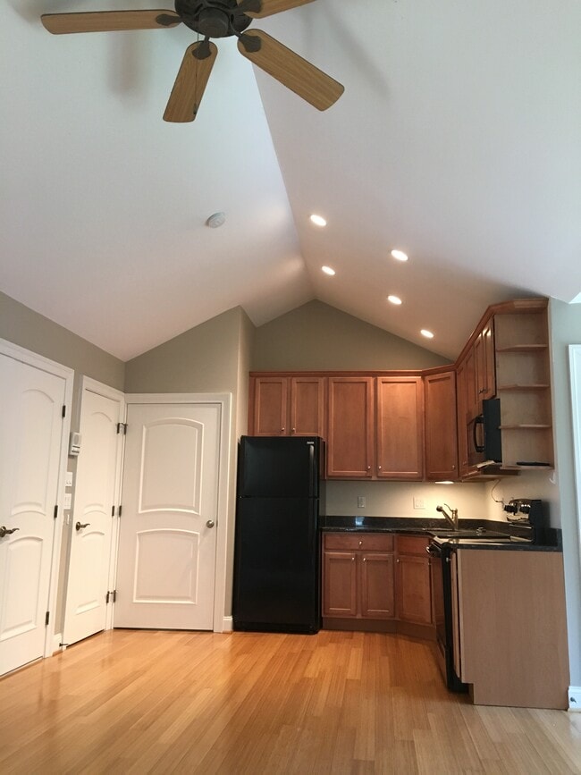 Kitchen - 48725 Spring Ridge Rd Unit Apt 1