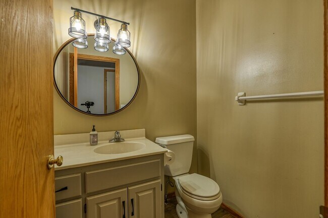 Photo - 7123 Yorktown Ln N