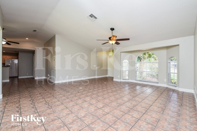 Photo - 18606 Cedar Dr E