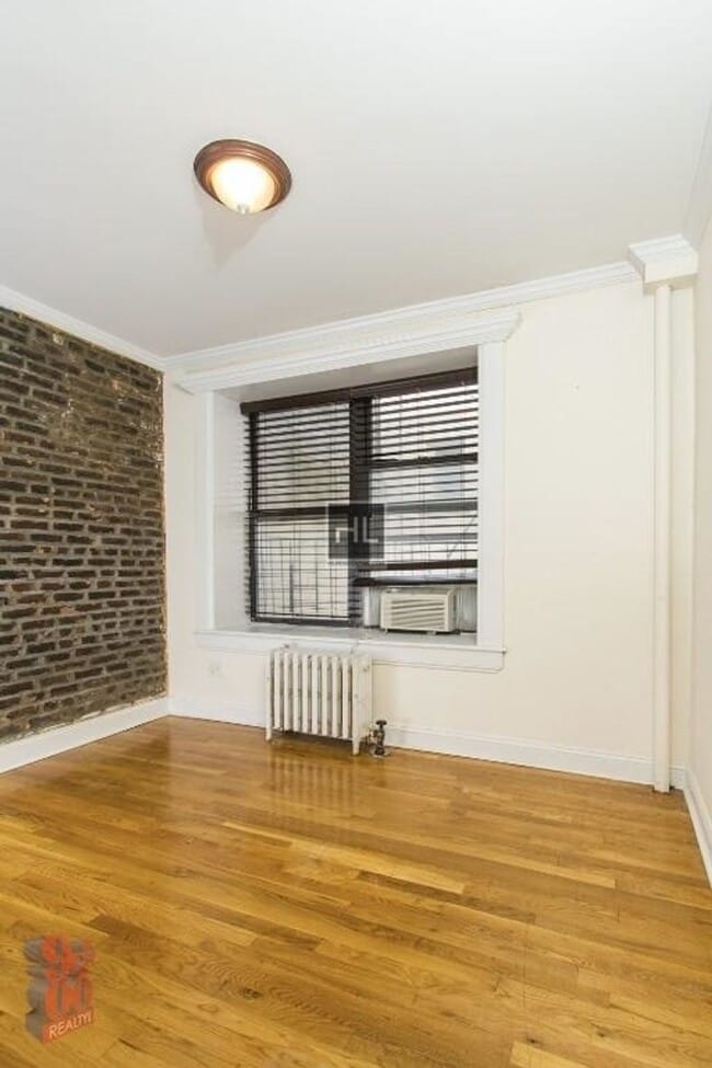 E 13TH ST. - E 13TH ST. Apartment Unit 3