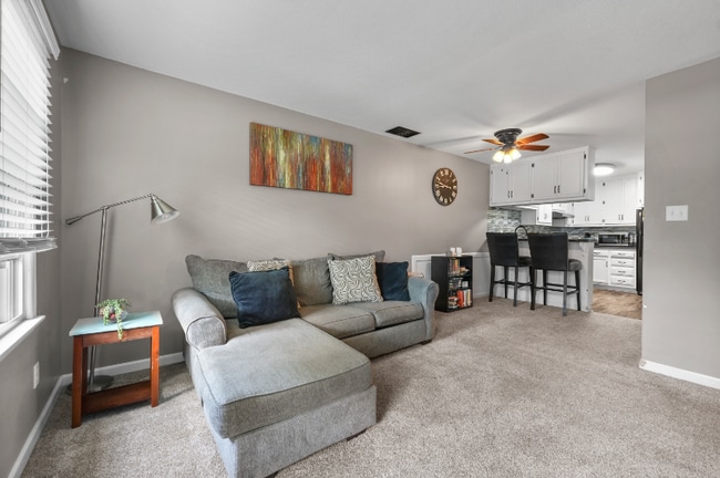 Photo - 2126 Belle Grove Dr SW