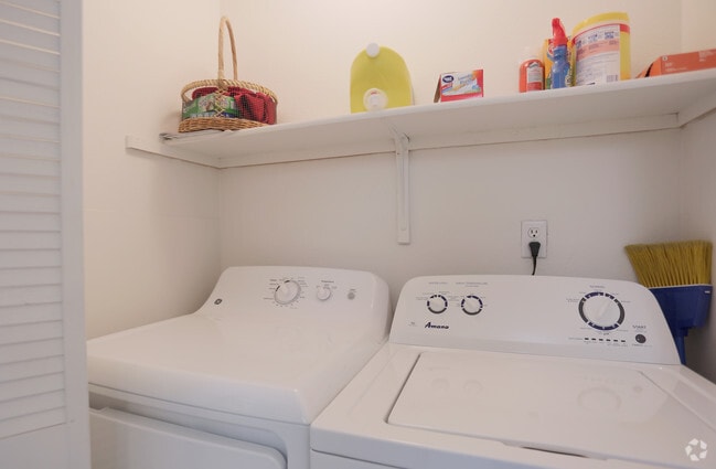 Creekside at Tanasbourne Apartments