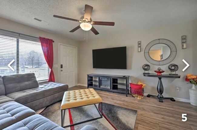 Photo - 328 Davidson St