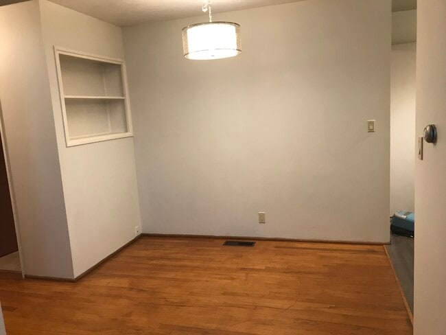 Photo - 6124 NE Multnomah St