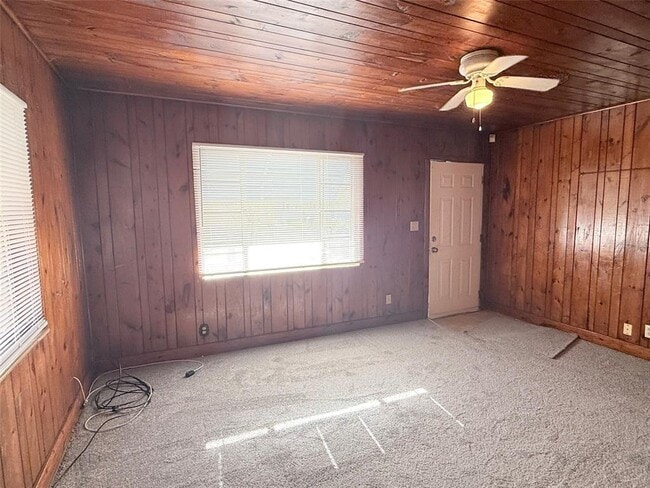 Photo - 2835 Dr. M.L.K. Jr St S