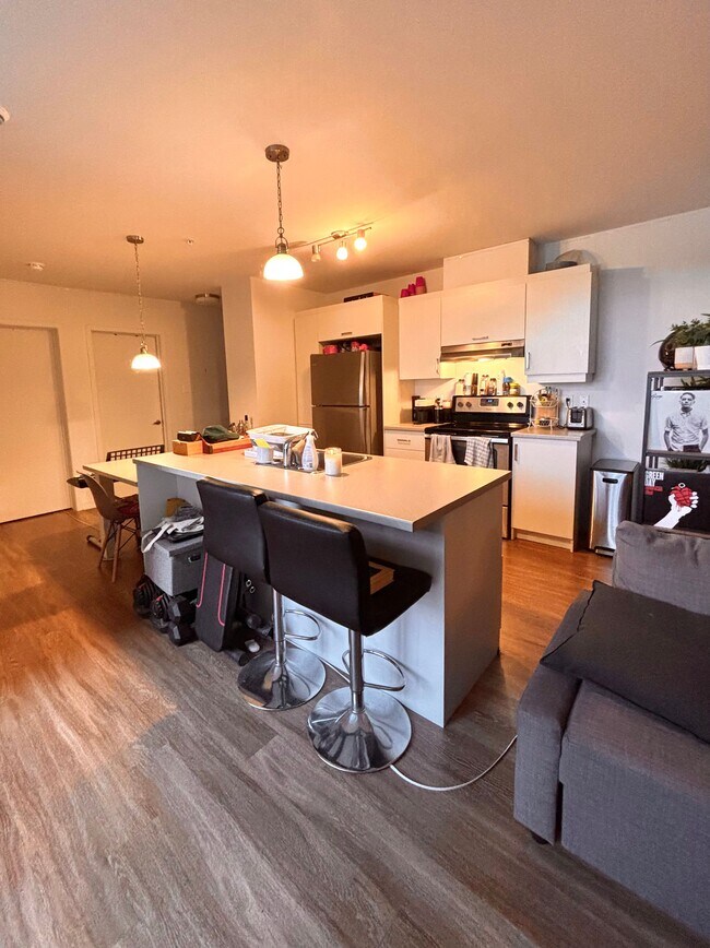 2017-08-01 12:57:41 - 4974 Pl De La Savane Unité 407