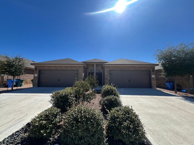 Photo - Luxury 3/2 Duplex in Seguin, Texas