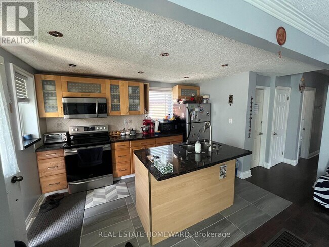 Photo - 137 Harewood Ave