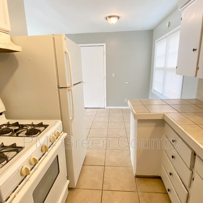 Photo - 229 E 52nd St N