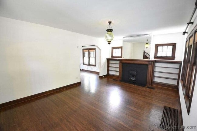 Photo - 445 Oakland Park Ave