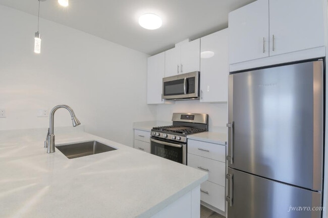 Building Photo - 3933 Mission St Unit 3 Rental