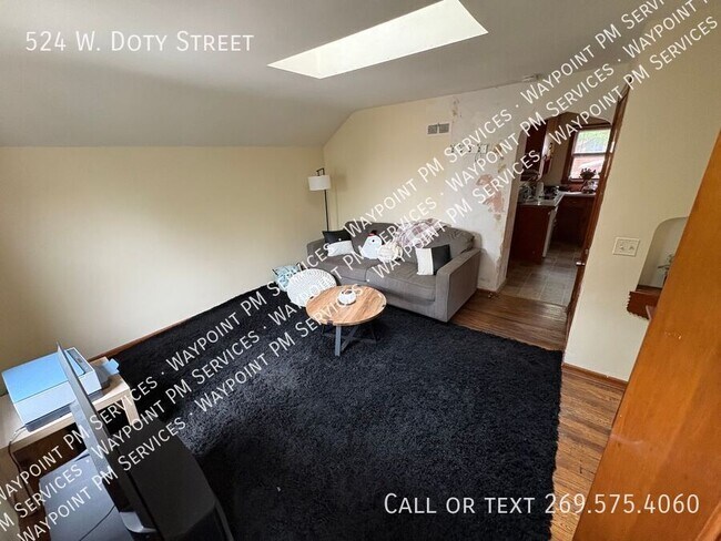 Photo - 524 W Doty St