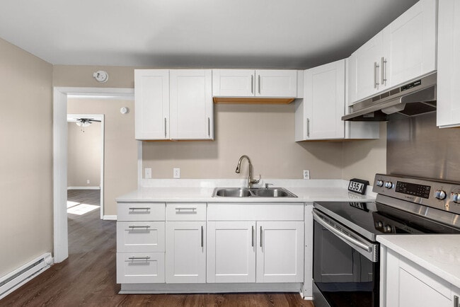 kitchen - 335 Grace St Unit A