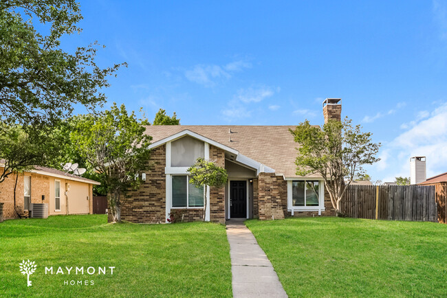 Functional Layout with Easy Dallas Access - Functional Layout with Easy Dallas Access House