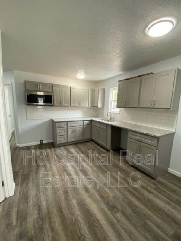 Photo - 119 S 8th St