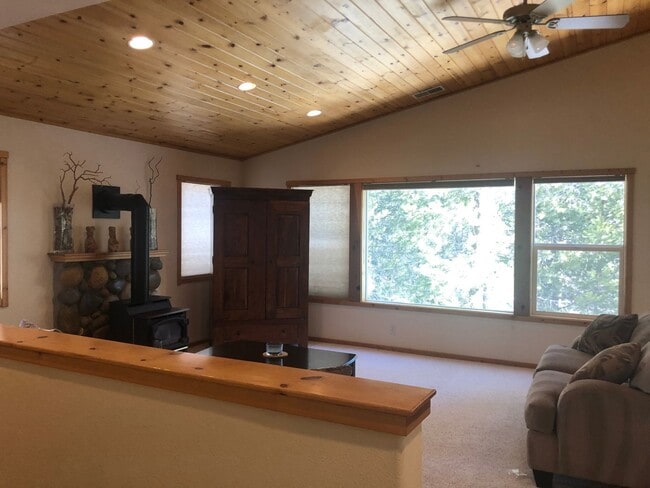 Photo - Long term Lease in Tahoe Donner- $2168 per month Furnished Unidad 3