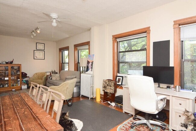 Building Photo - 1150 W Waveland Ave Unit G00C Rental